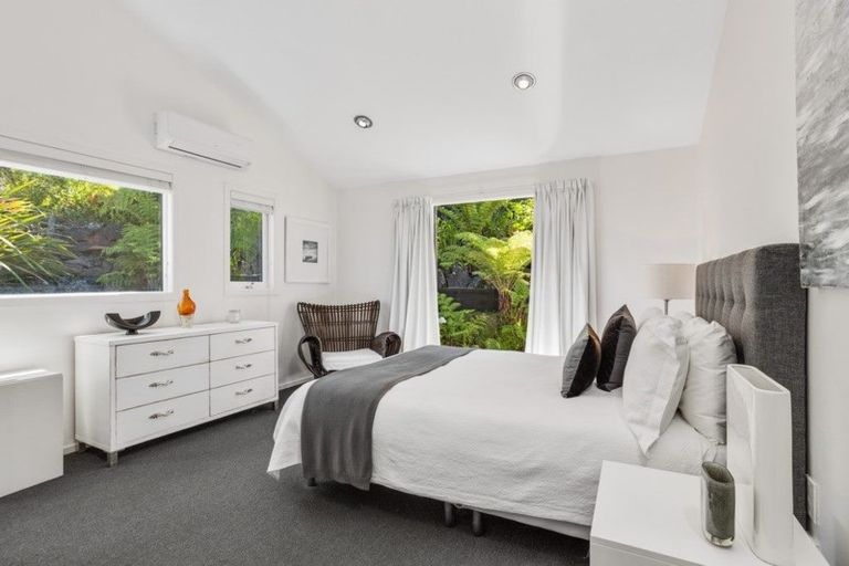 Photo of property in 141 Matipo Road, Te Atatu Peninsula, Auckland, 0610