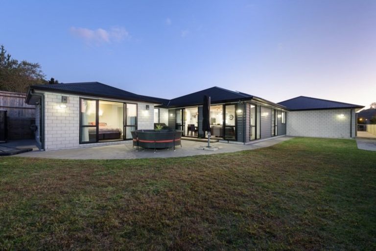 Photo of property in 11 Ellesmere Close, Pyes Pa, Tauranga, 3112