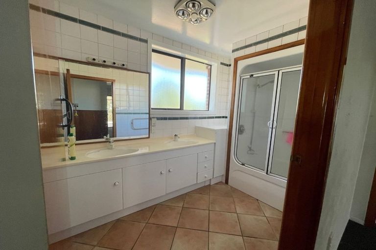 Photo of property in 23 Evans Road, Glen Eden, Auckland, 0602