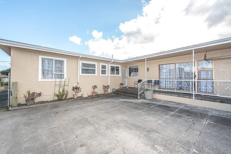 Photo of property in 32 Hood Street, Castlecliff, Whanganui, 4501