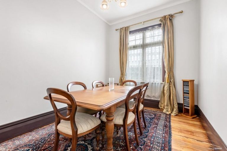 Photo of property in 16 Upland Road, Kelburn, Wellington, 6012