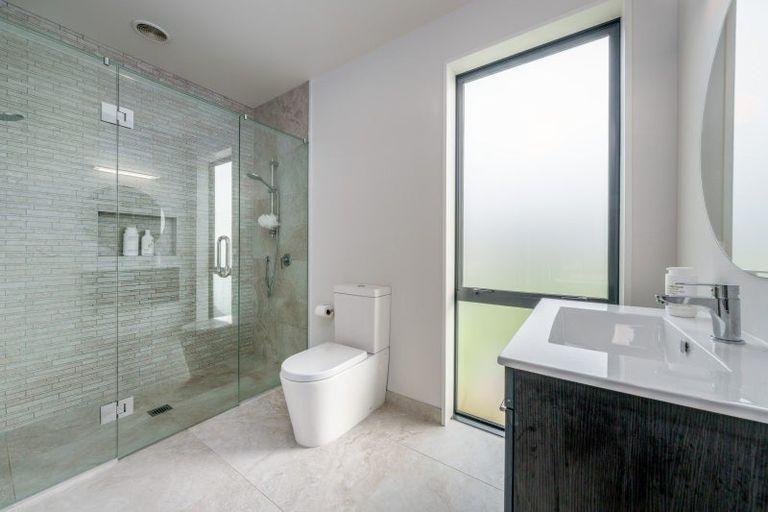 Photo of property in 7 Little Alpha Loop, Wanaka, 9305