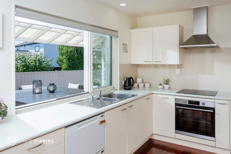 Photo of property in 6 Pelican Lane, Unsworth Heights, Auckland, 0632