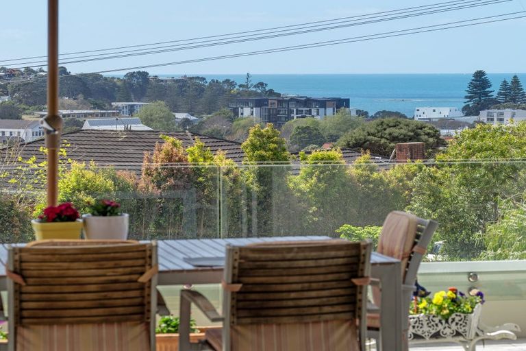 Photo of property in 1/9 Nigel Road, Browns Bay, Auckland, 0630