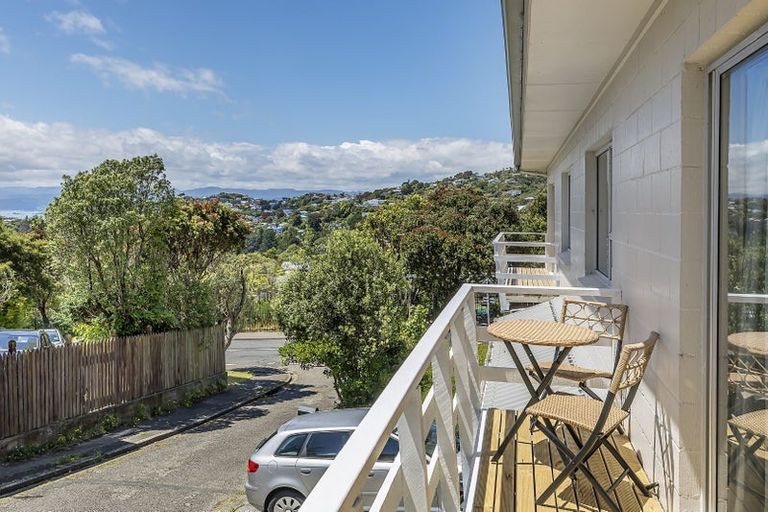 Photo of property in 1b Sandhurst Way, Crofton Downs, Wellington, 6035