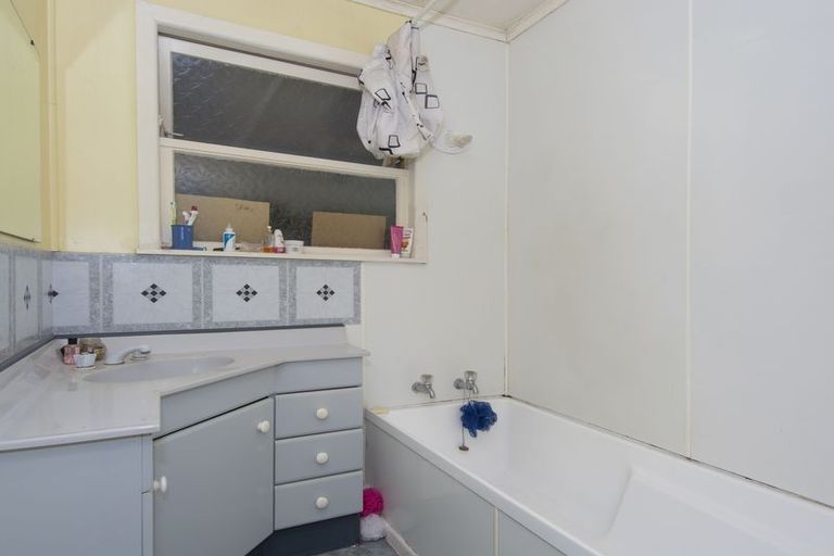 Photo of property in 2b Allison Avenue, Mount Maunganui, 3116