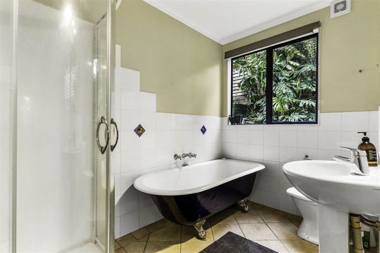 Photo of property in 2/66 Manuka Road, Glenfield, Auckland, 0629