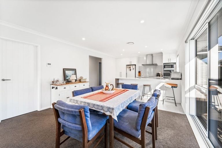 Photo of property in 9 Walnut Road, Riverhead, 0820