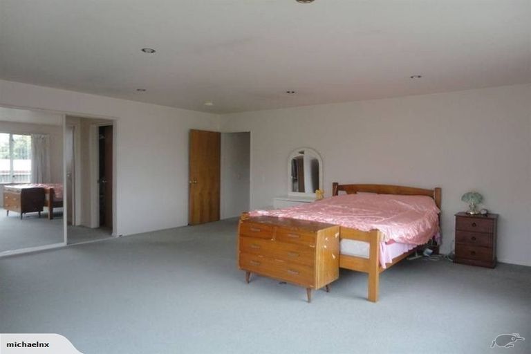 Photo of property in 94 Memorial Avenue, Ilam, Christchurch, 8053