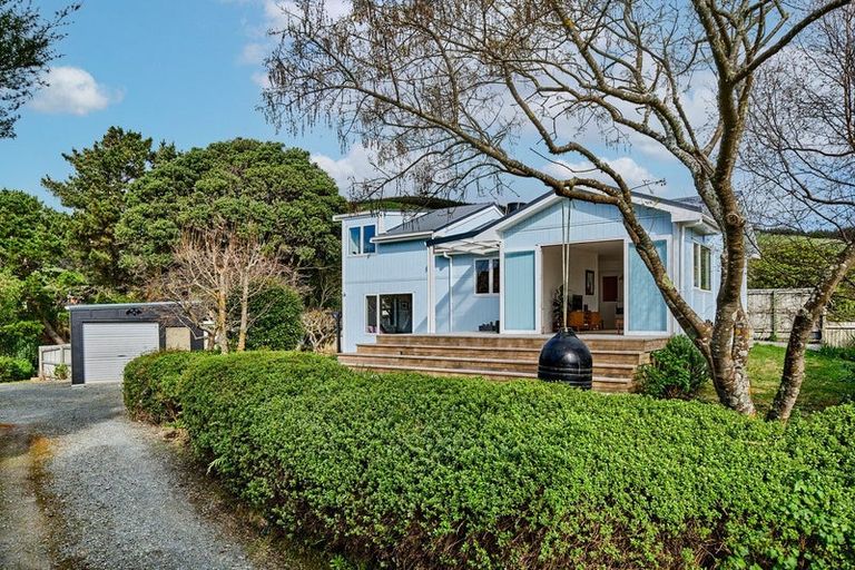 Photo of property in 122 Muri Road, Pukerua Bay, 5026