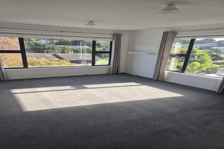 Photo of property in 49a Albatross Close, Whitby, Porirua, 5024