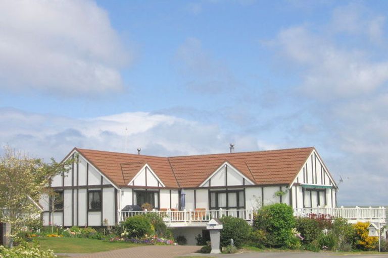 Photo of property in 13 Kempton Place, Richmond Heights, Taupo, 3330