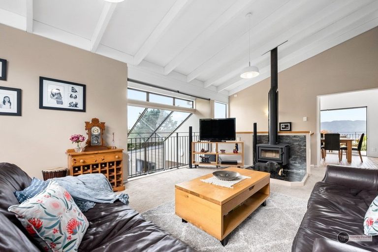 Photo of property in 33b Pekanga Road, Normandale, Lower Hutt, 5010