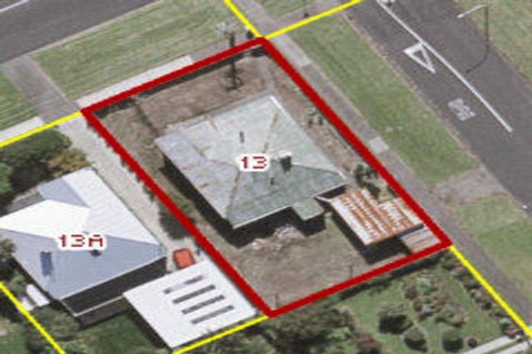 Photo of property in 13 High Street West, Waitara, 4320