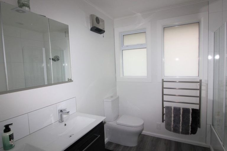 Photo of property in 28 Railway Road, Dunsandel, 7682