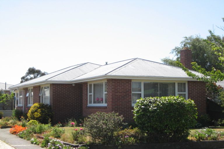 Photo of property in 35 Bickerton Street, Wainoni, Christchurch, 8061