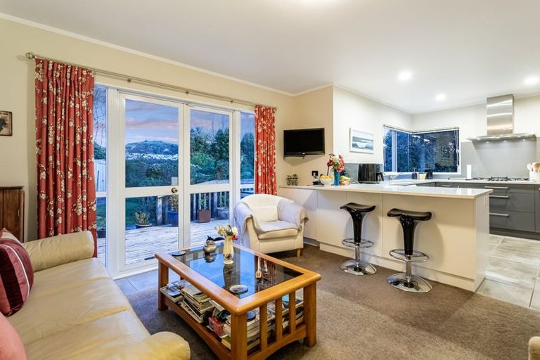 Photo of property in 21 Saunders Close, Whitby, Porirua, 5024