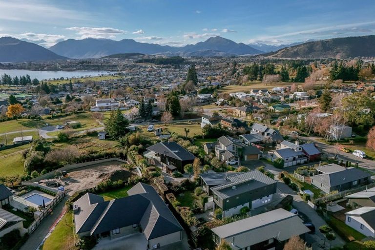 Photo of property in 187 Stone Street, Wanaka, 9305