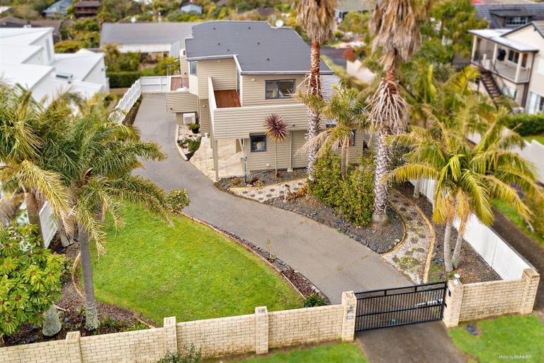 Photo of property in 41 Aberdeen Road, Castor Bay, Auckland, 0620