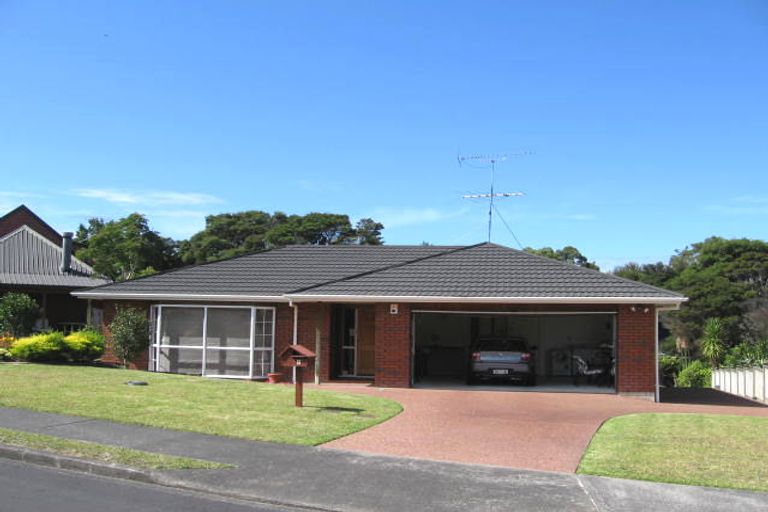 Photo of property in 8 Highwood Grove, Torbay, Auckland, 0630