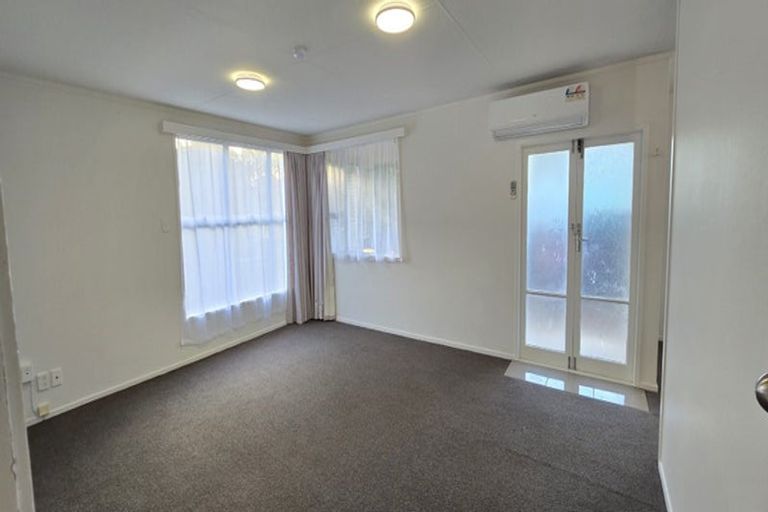 Photo of property in 87 Arimu Road, Papakura, 2110