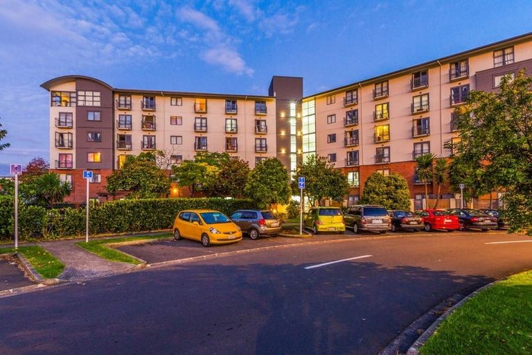 Photo of property in 1g/10 Crown Lynn Place, New Lynn, Auckland, 0600