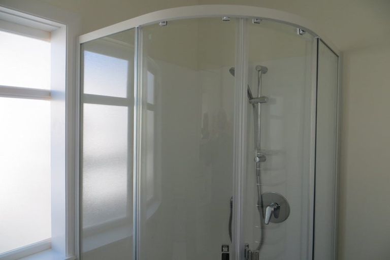 Photo of property in 22 Hawker Street, Mount Victoria, Wellington, 6011