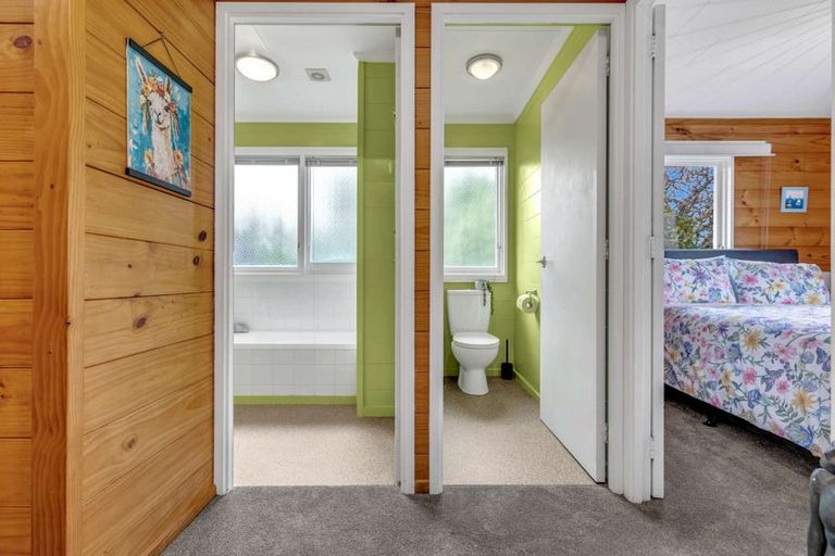 Photo of property in 44 Grand Vue Road, Kawaha Point, Rotorua, 3010