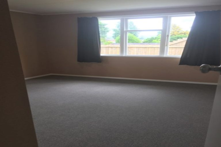 Photo of property in 6 Croall Crescent, St Andrews, Hamilton, 3200