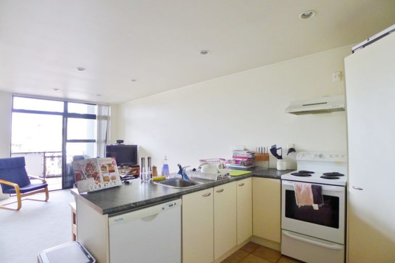 Photo of property in 6/372 Rosedale Road, Rosedale, Auckland, 0632