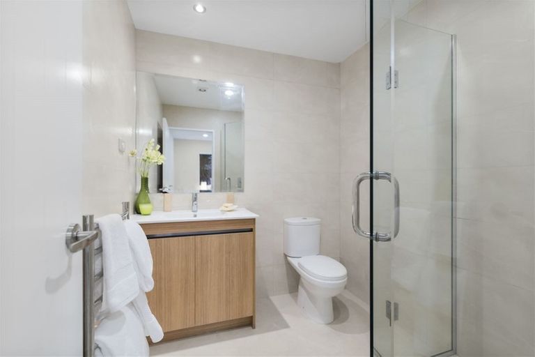 Photo of property in 20 Mulroy Place, Pinehill, Auckland, 0632