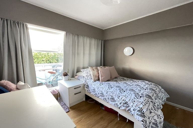 Photo of property in 117 Forrest Hill Road, Forrest Hill, Auckland, 0620