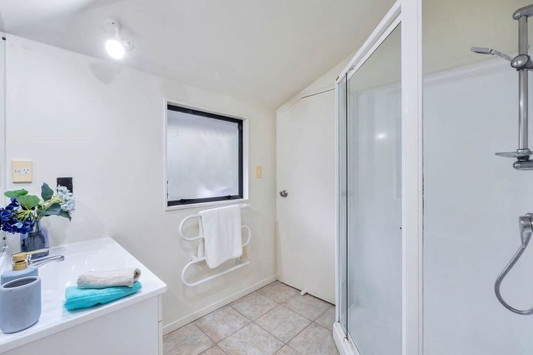 Photo of property in 2/12 Philip Place, Hillcrest, Auckland, 0627