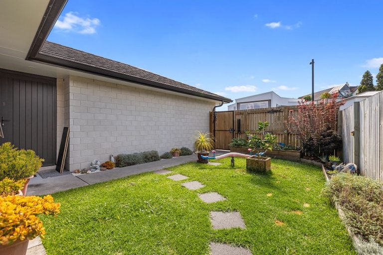 Photo of property in 61 Bert Wall Drive, Omokoroa, 3114