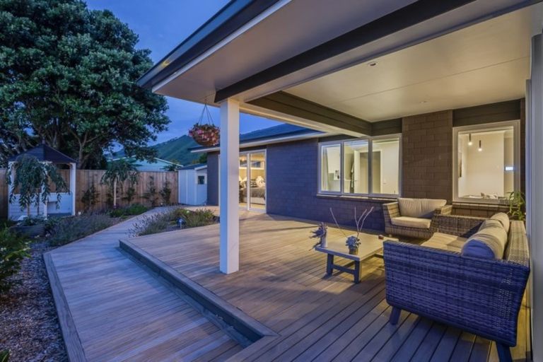 Photo of property in 3 Saint Vincent Way, Waikanae, 5036