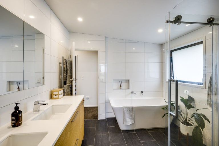 Photo of property in 13 Havelock Road, Hospital Hill, Napier, 4110