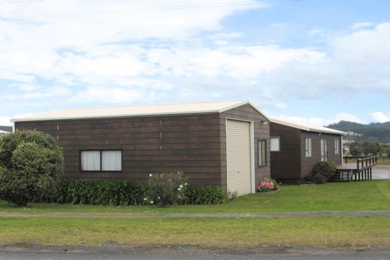 Photo of property in 13 Paku Drive, Tairua, 3508