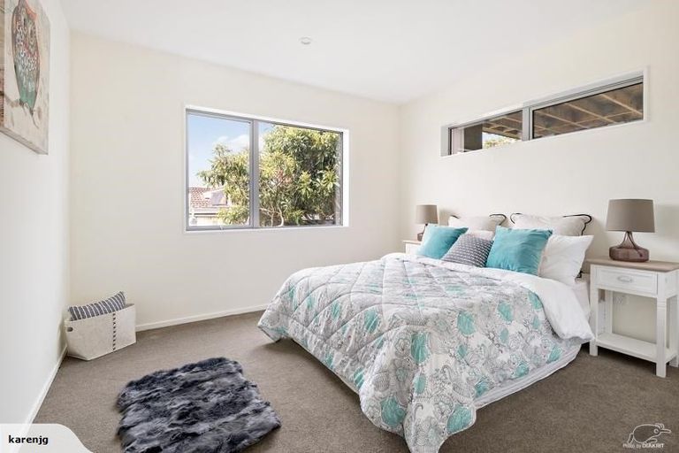 Photo of property in 32 Valhalla Drive, Beach Haven, Auckland, 0626