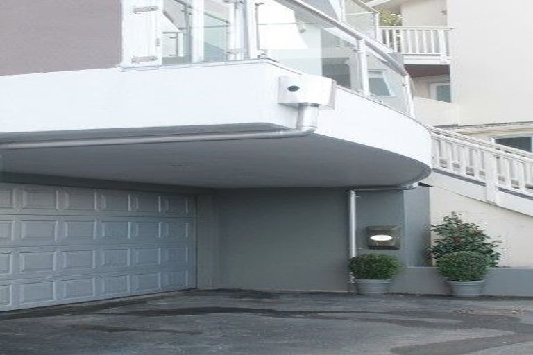 Photo of property in 20 Thane Road, Roseneath, Wellington, 6011