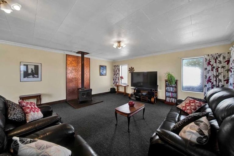 Photo of property in 6 Hussey Street, Oakura, 4314