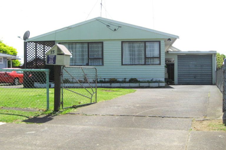 Photo of property in 13 Kamaka Road, Mangere Bridge, Auckland, 2022