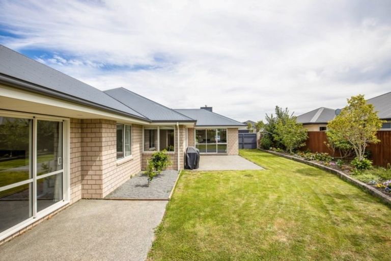 Photo of property in 12 Wattle Lane, Rangiora, 7400