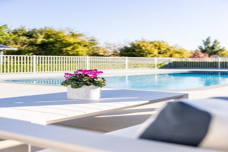 Photo of property in 12 Spur Road, Havelock North, 4130