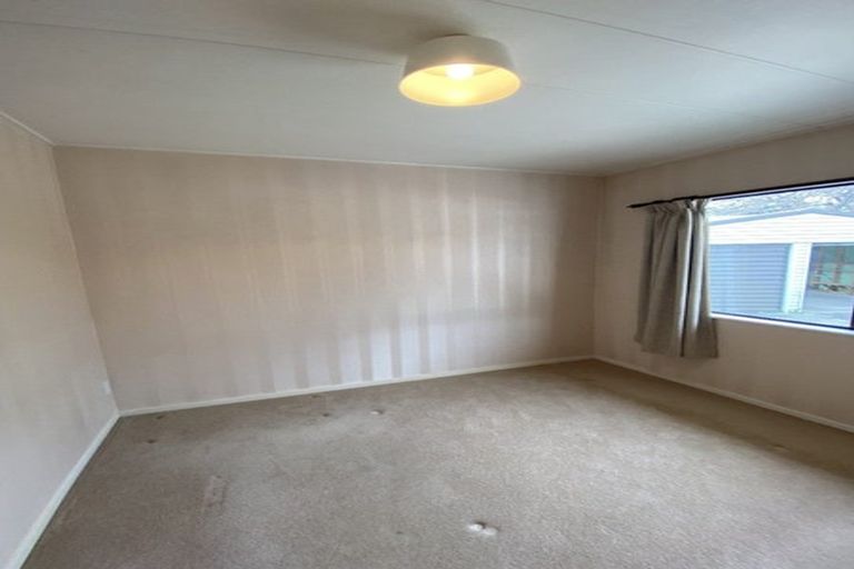 Photo of property in 2 Oak View Place, Greytown, 5712