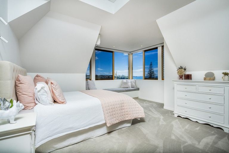 Photo of property in 21 Whitby Crescent, Mairangi Bay, Auckland, 0630