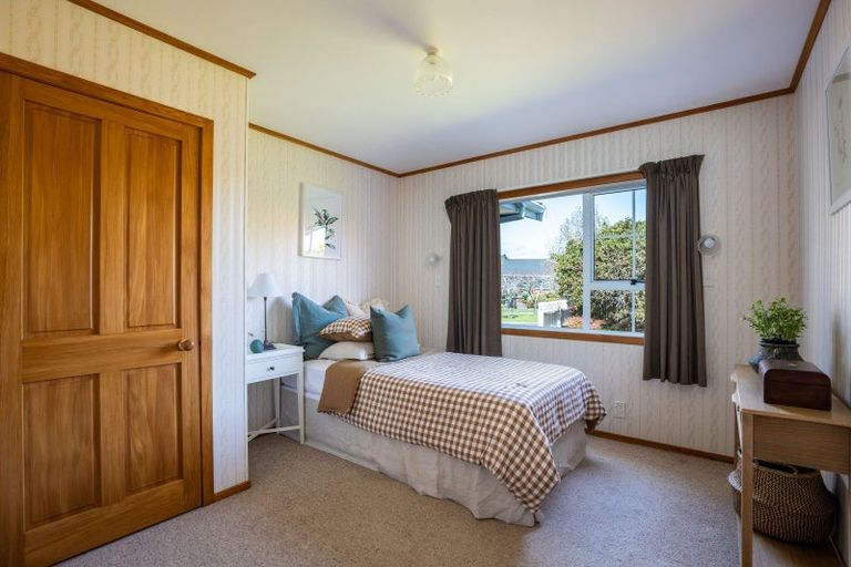 Photo of property in 7 Boulevard Drive, Merrilands, New Plymouth, 4312