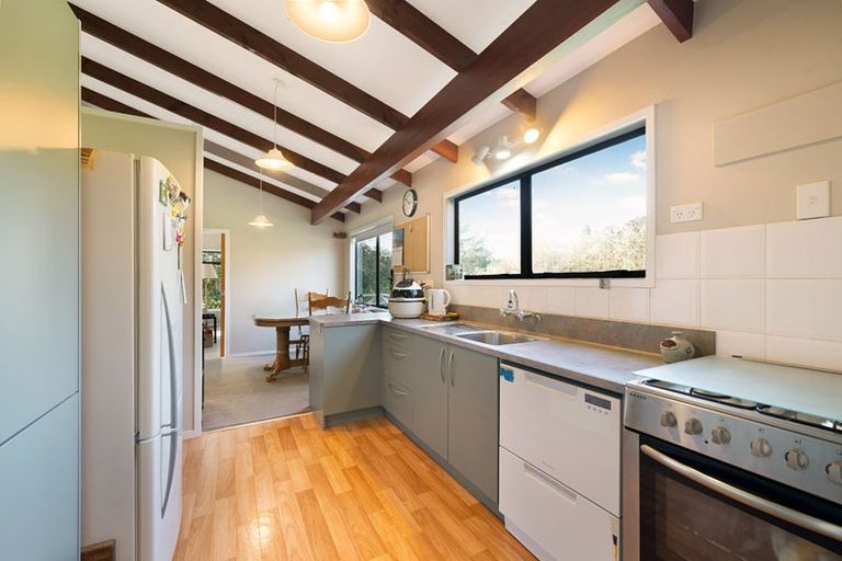 Photo of property in 182 Boord Crescent, Kumeu, 0891