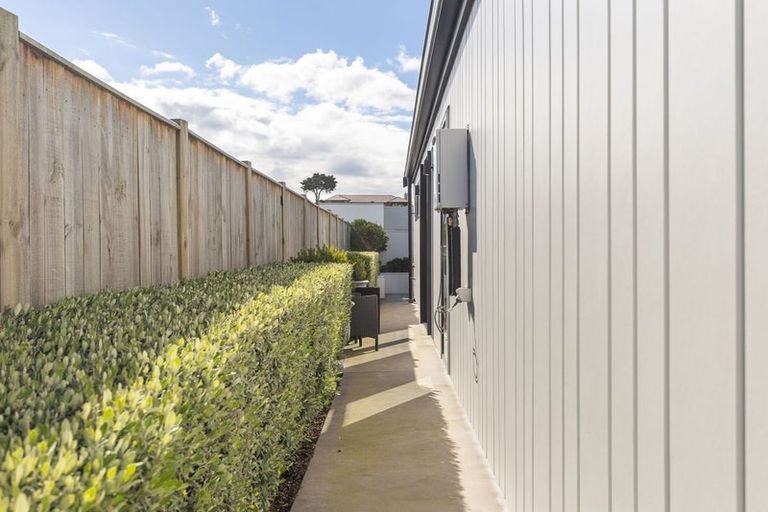 Photo of property in 62 Freedom Drive, Kelvin Grove, Palmerston North, 4414