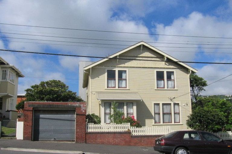 Photo of property in 32 Ellice Street, Mount Victoria, Wellington, 6011
