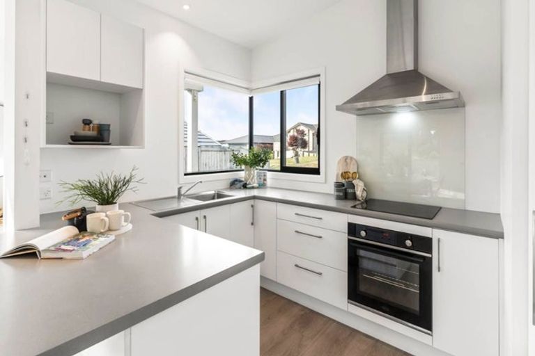 Photo of property in 12a Saint Hill Lane, Havelock North, 4130